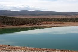 Image du Maroc Professionnelle de  Le barrage Laghrasse "dit barrage Hassan II", il se situe à 50 km au sud est de Taourirte au nord du Maroc, Samedi 10 Février 2006, ce barrage fournit en eau potable  le barrage Mohammed V qui sert de lien pour Machraa Hammadi,  ce dernier permet l'approvisionnement des centre de Taourirte et El Aïoun Sidi Mellouk. (Photo / Abdeljalil Bounhar)